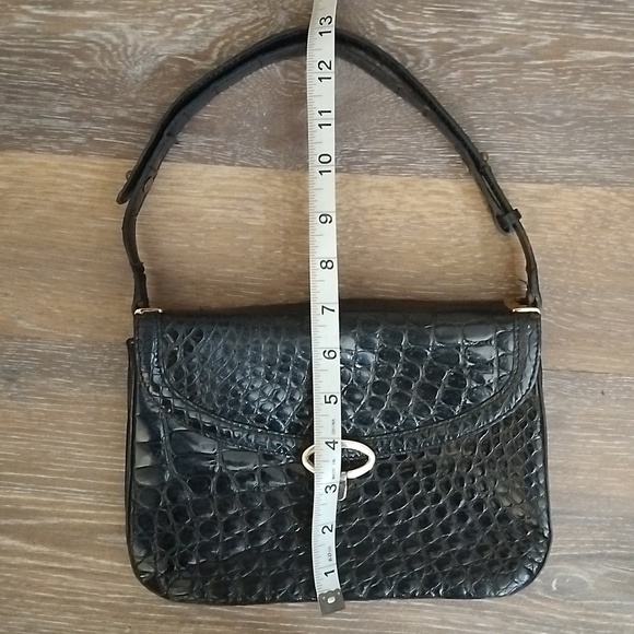Harrods - Vintage - Black Crocodile-Embossed Wristlet with Gold Claspe - Picture 8 of 9